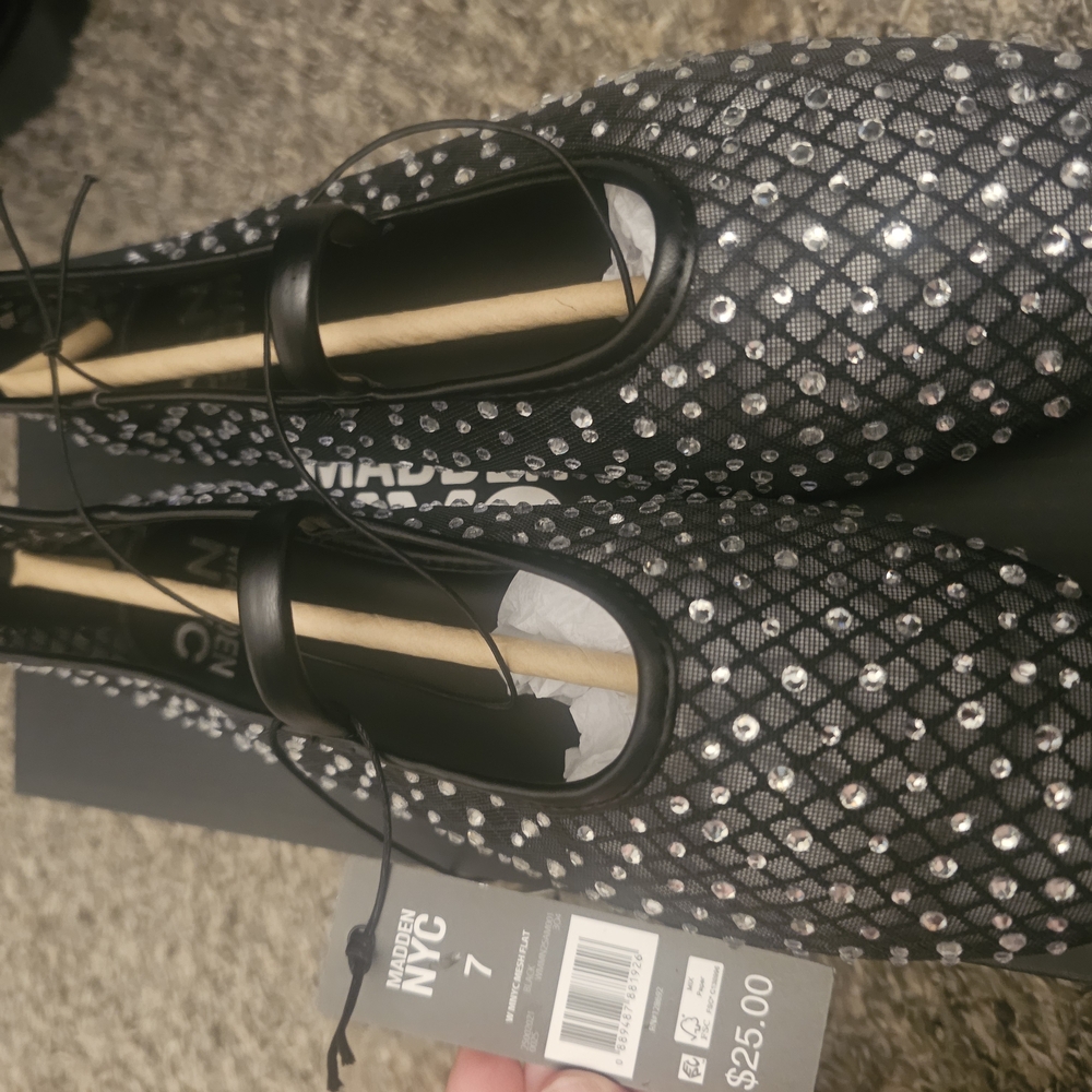 Women's Black Flats(size 7)